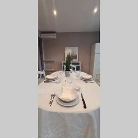 Holiday home Home Charmant Des Alpilles