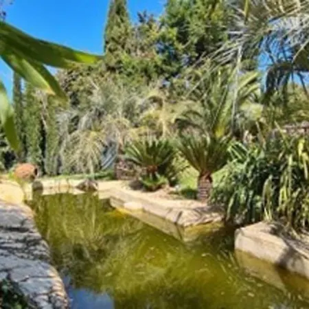 Holiday home Home Charmant Des Alpilles